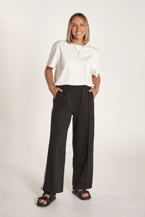 FEATHER AND NOISE Noah Cropped White Black Stripe