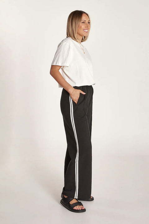 FEATHER AND NOISE Noah Cropped White Black Stripe