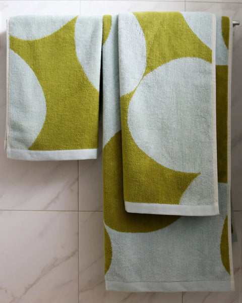 MOSEY ME Pebble Bath Towel