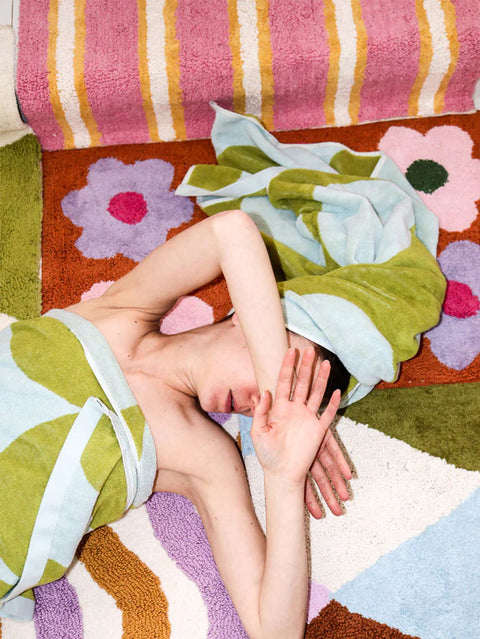 MOSEY ME Pebble Bath Towel