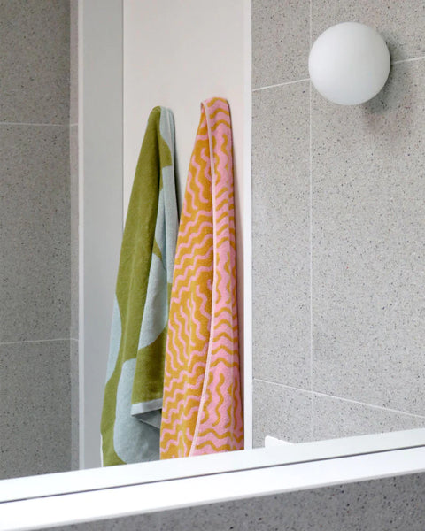 MOSEY ME Pebble Bath Towel
