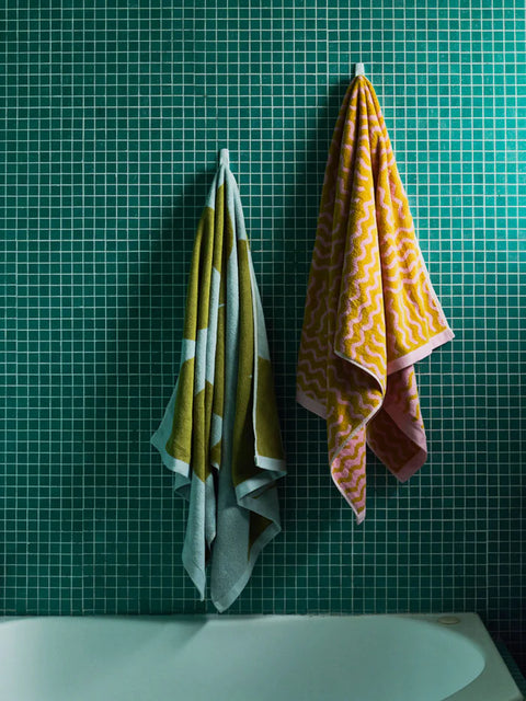 MOSEY ME Pebble Bath Towel
