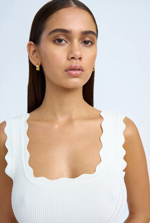 BY JOHNNY Scallop Crop Knit Top Ivory
