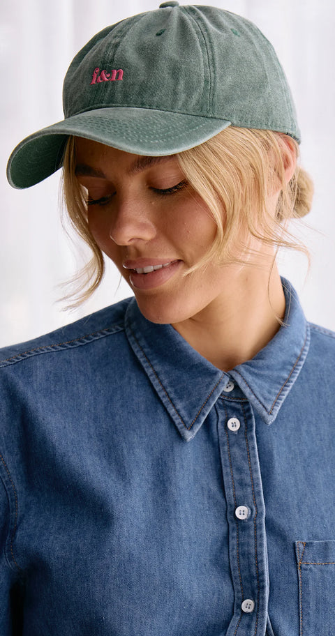 FEATHER AND NOISE Gigi Hat Forest Green